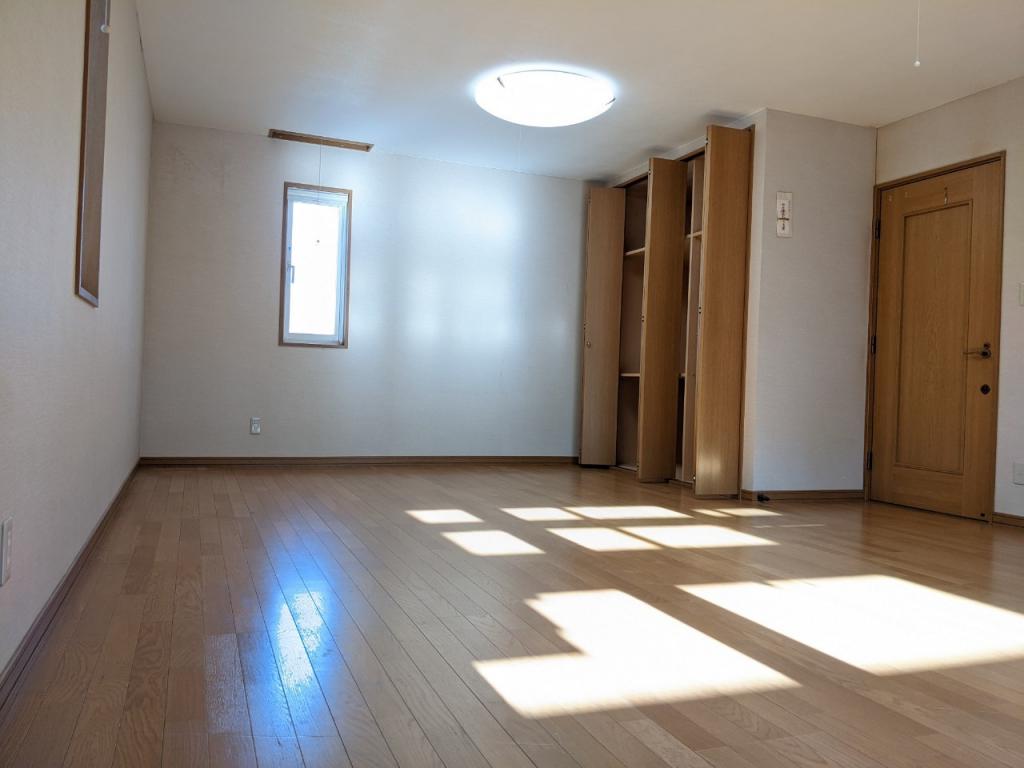 ☆商談中☆【価格改定】☆２世帯中古住宅☆ 内観