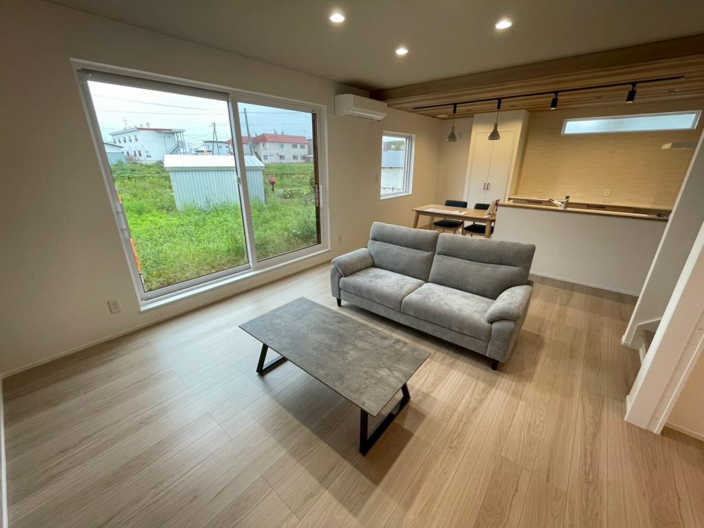 【家具家電付き！】西７条北４丁目　新築戸建 内観