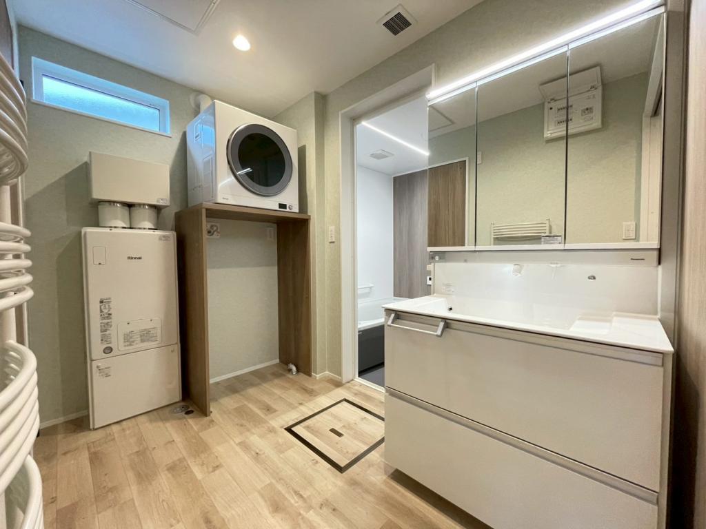 【家具家電付き！】西７条北４丁目　新築戸建 内観