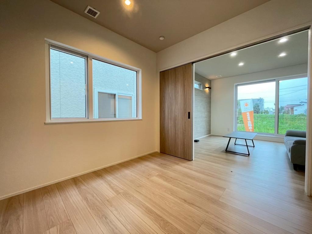 【家具家電付き！】西７条北４丁目　新築戸建 内観