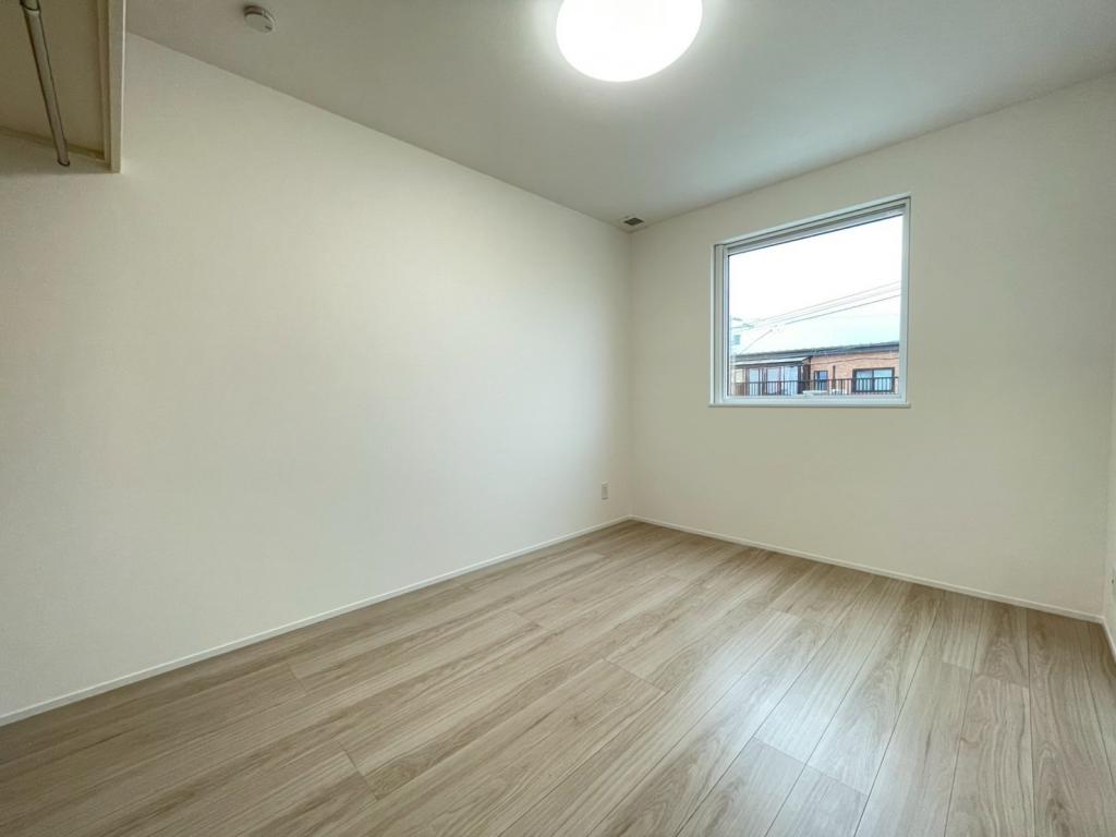 【家具家電付き！】西７条北４丁目　新築戸建 内観