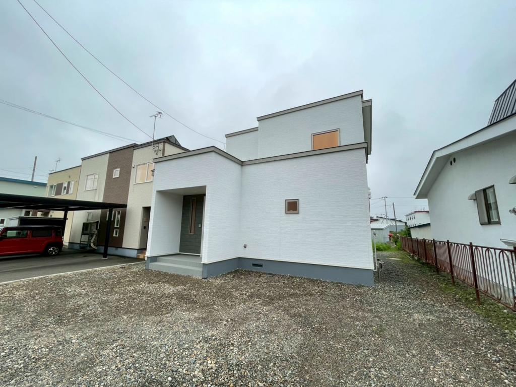 【家具家電付き！】西７条北４丁目　新築戸建 内観