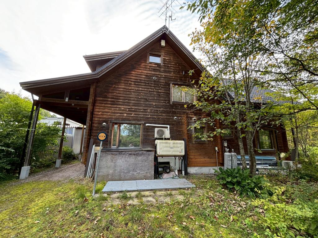 ※商談中※芽室町西士狩北７線　店舗付中古住宅 内観