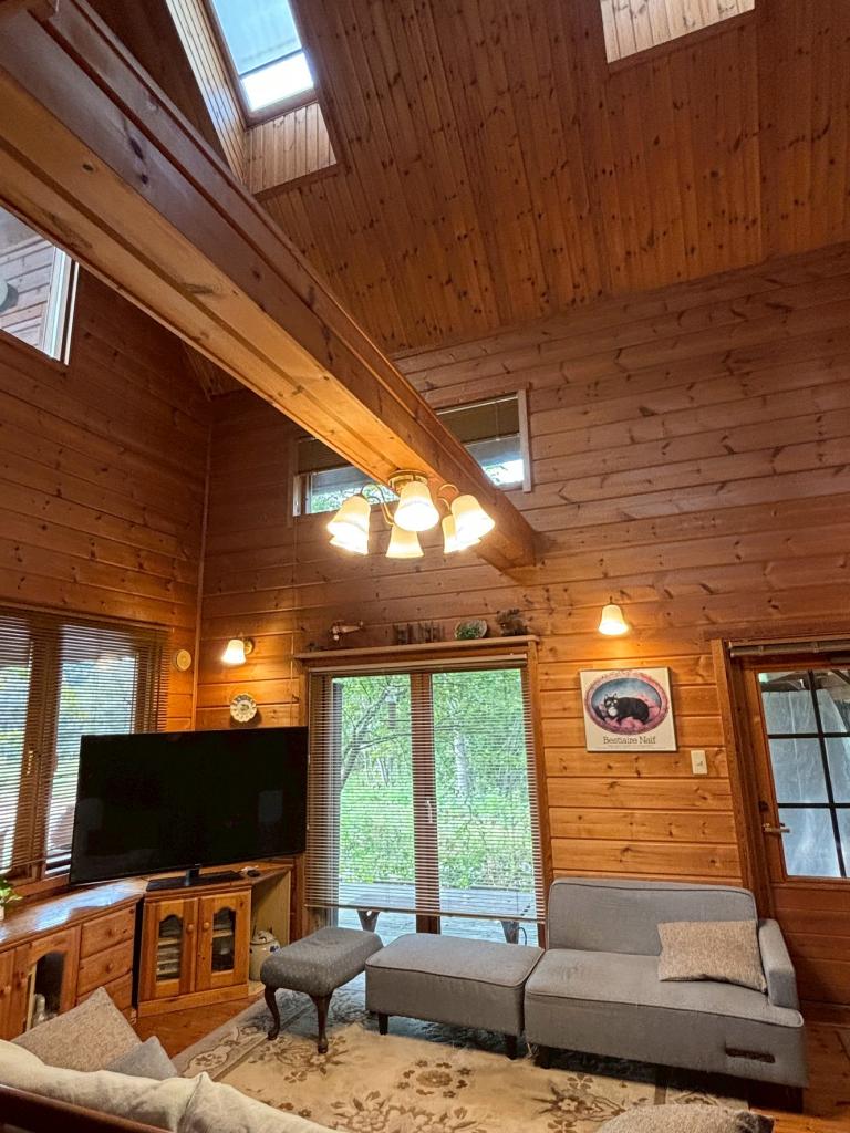 ※商談中※芽室町西士狩北７線　店舗付中古住宅 内観