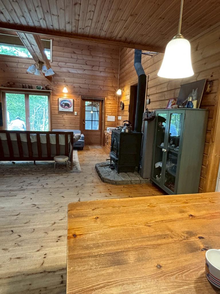 ※商談中※芽室町西士狩北７線　店舗付中古住宅 内観