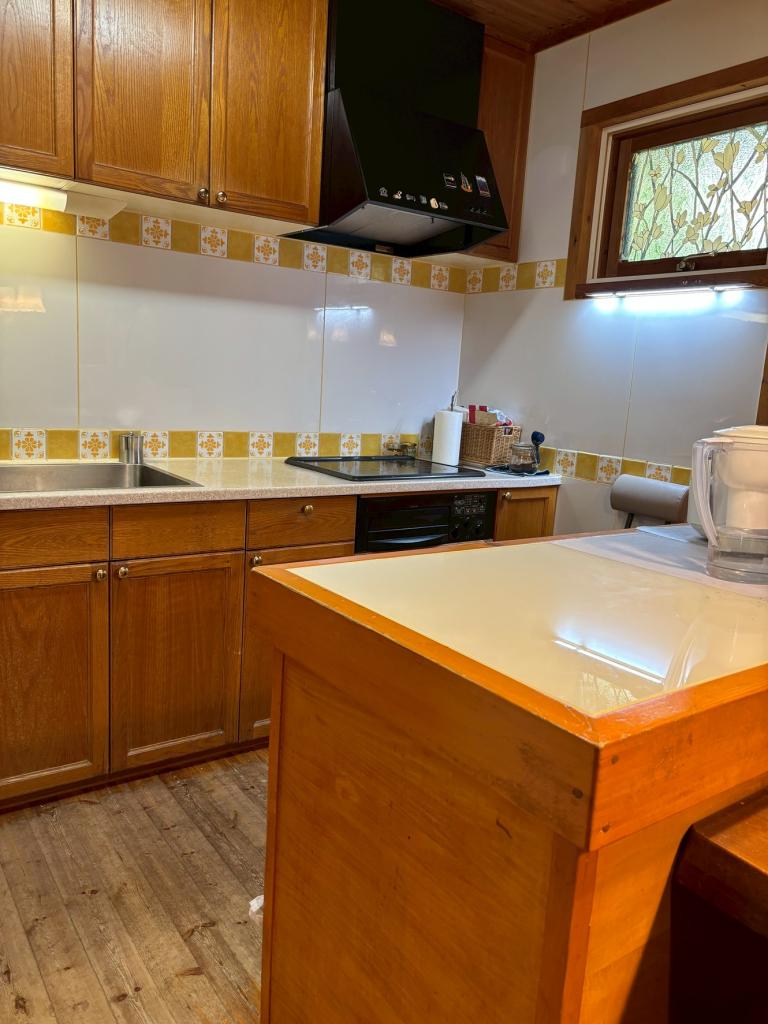 ※商談中※芽室町西士狩北７線　店舗付中古住宅 内観