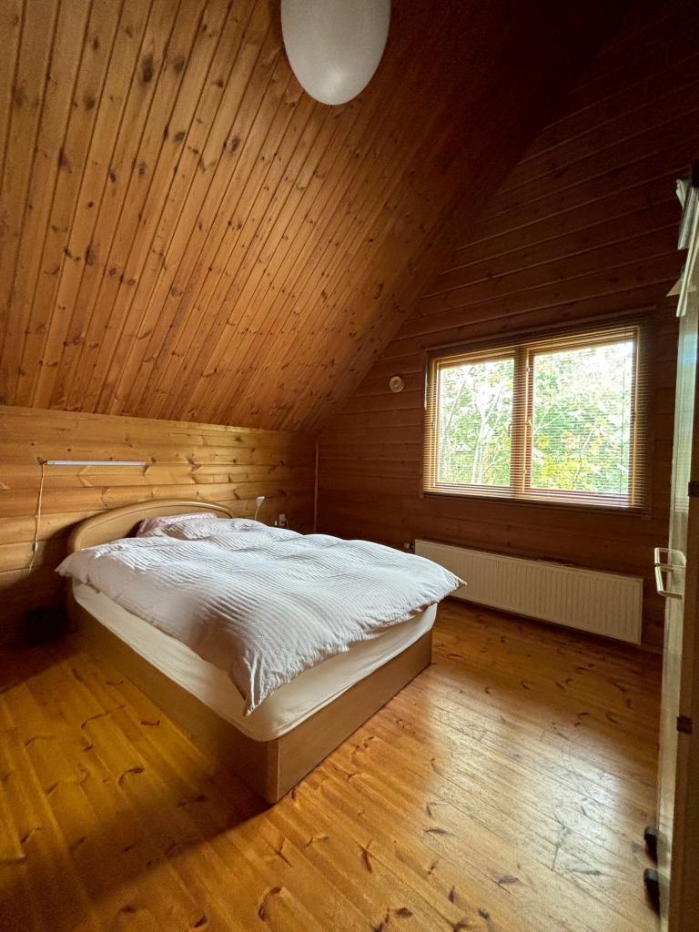 ※商談中※芽室町西士狩北７線　店舗付中古住宅 内観