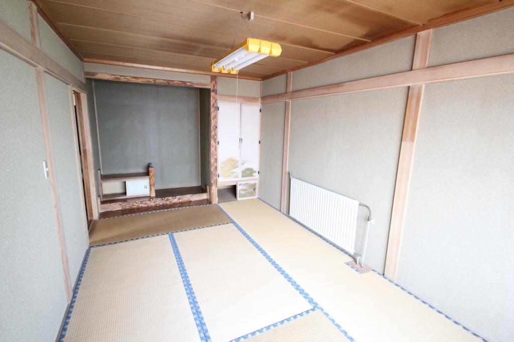 【写真追加】大通南３４丁目　中古戸建 内観