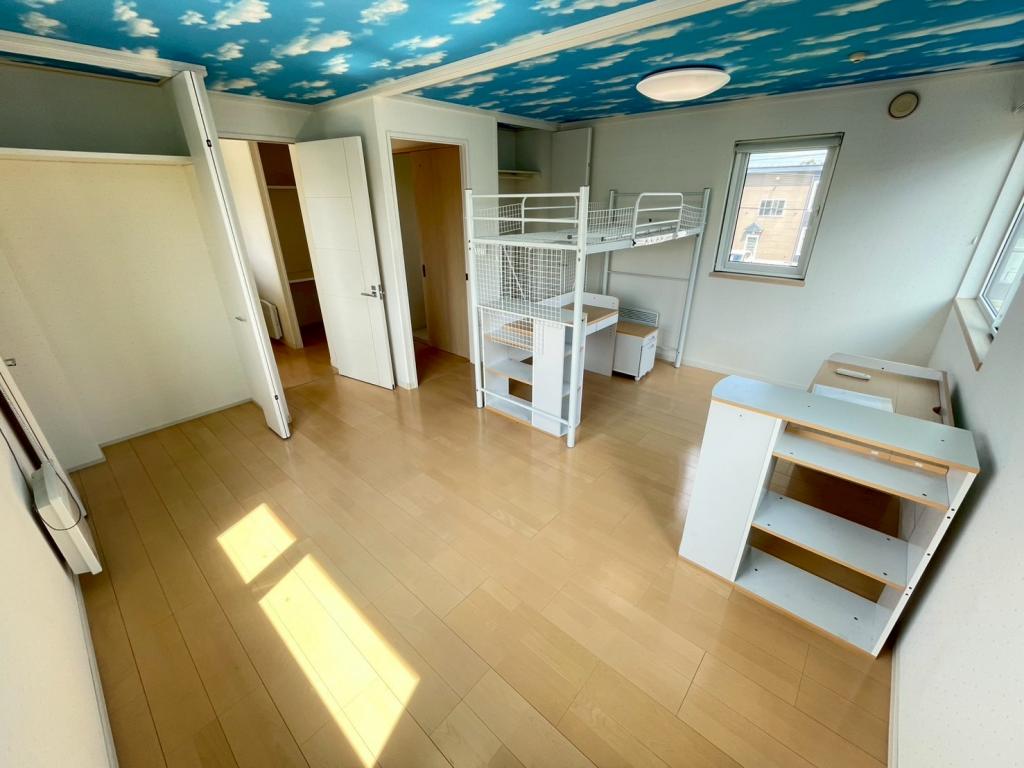 【価格改定】西２５条南３丁目　ソーラーパネル付中古住宅 内観