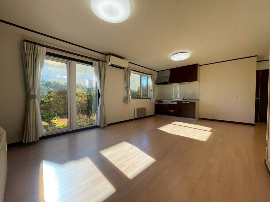 自由が丘５丁目　二世帯中古戸建 内観