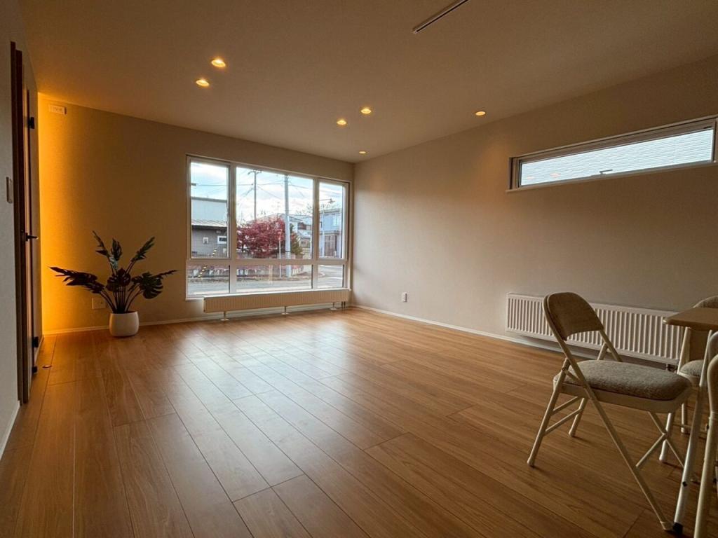 【写真追加】東７条南２３丁目　Ｂ棟　新築戸建 内観