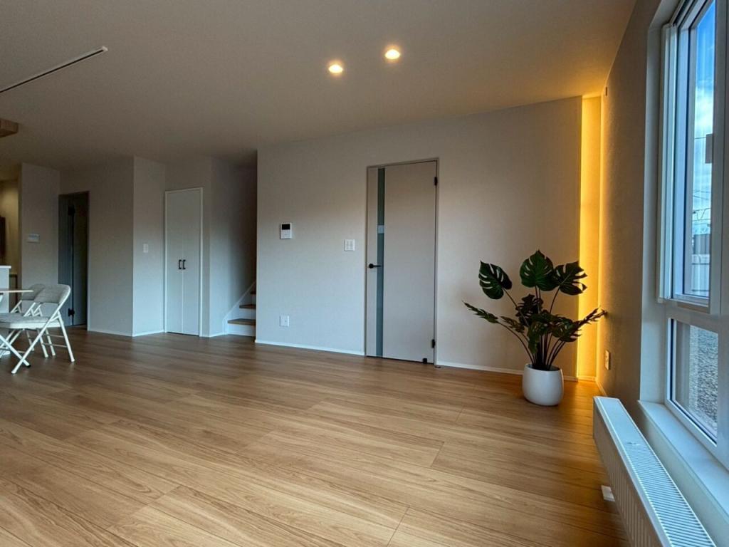 【写真追加】東７条南２３丁目　Ｂ棟　新築戸建 内観