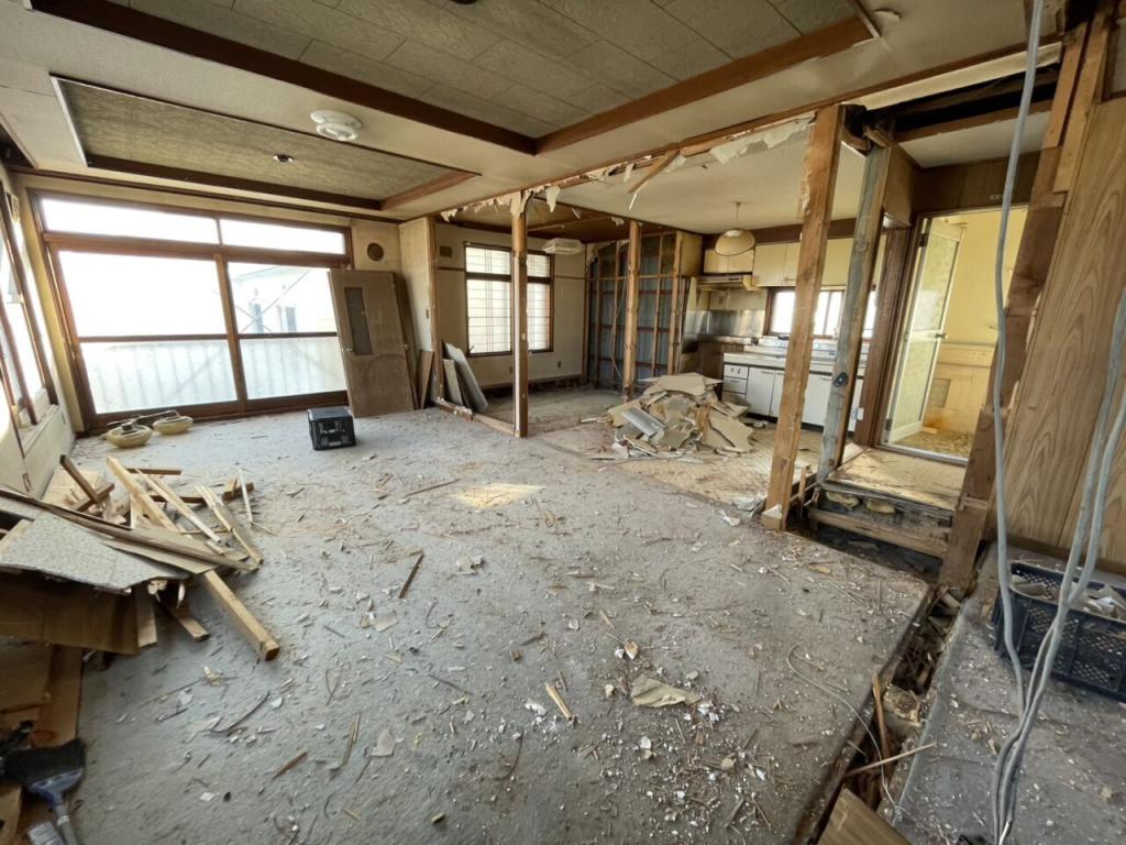 西１条南１９丁目　倉庫付住宅 内観