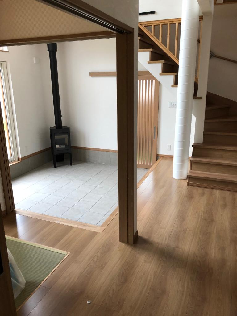 東６条南３丁目　中古戸建 内観