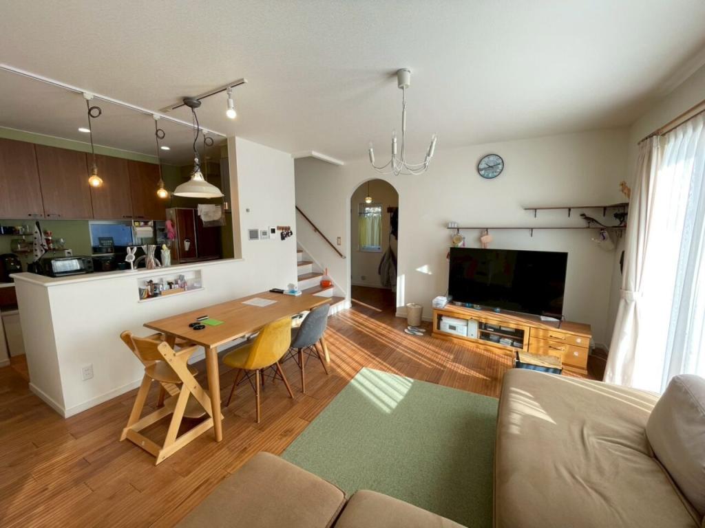 【年中快適なファースの家】札内中央町　中古戸建 内観