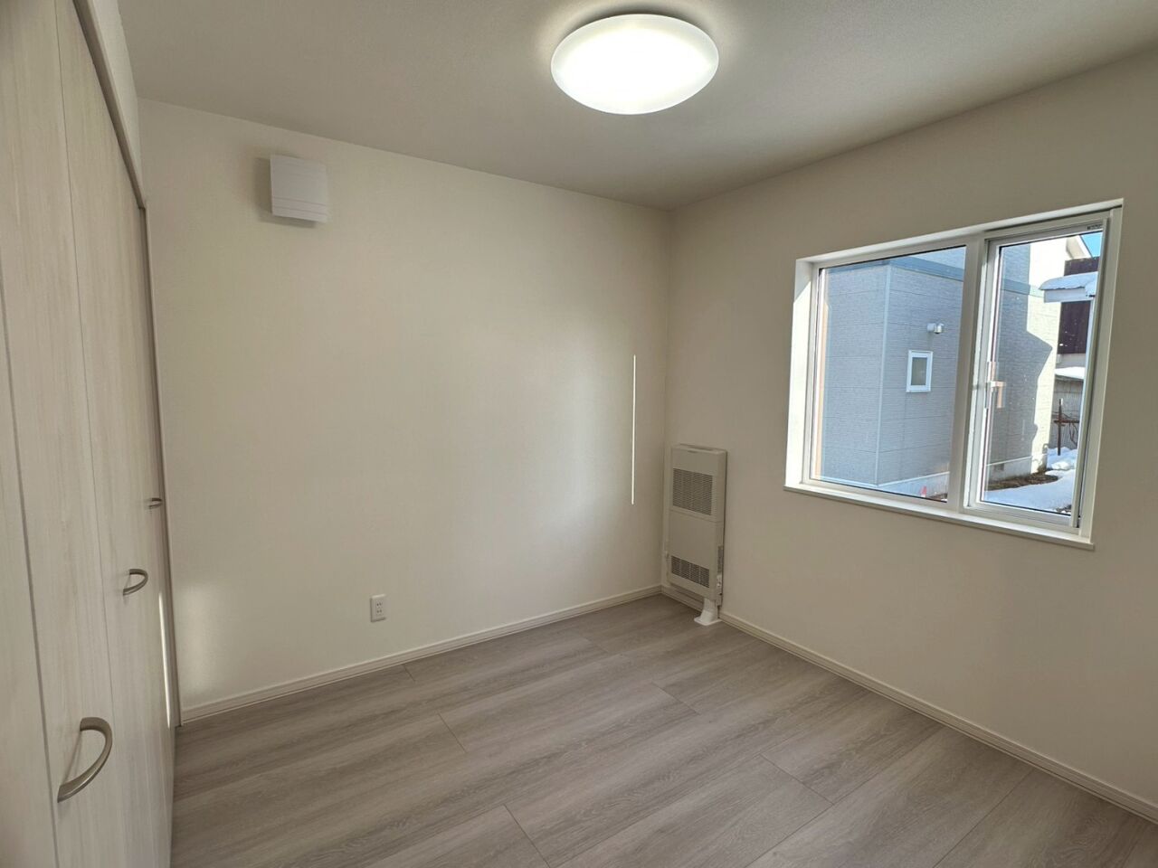 【写真追加】西２条南３７丁目　西棟　新築戸建 内観