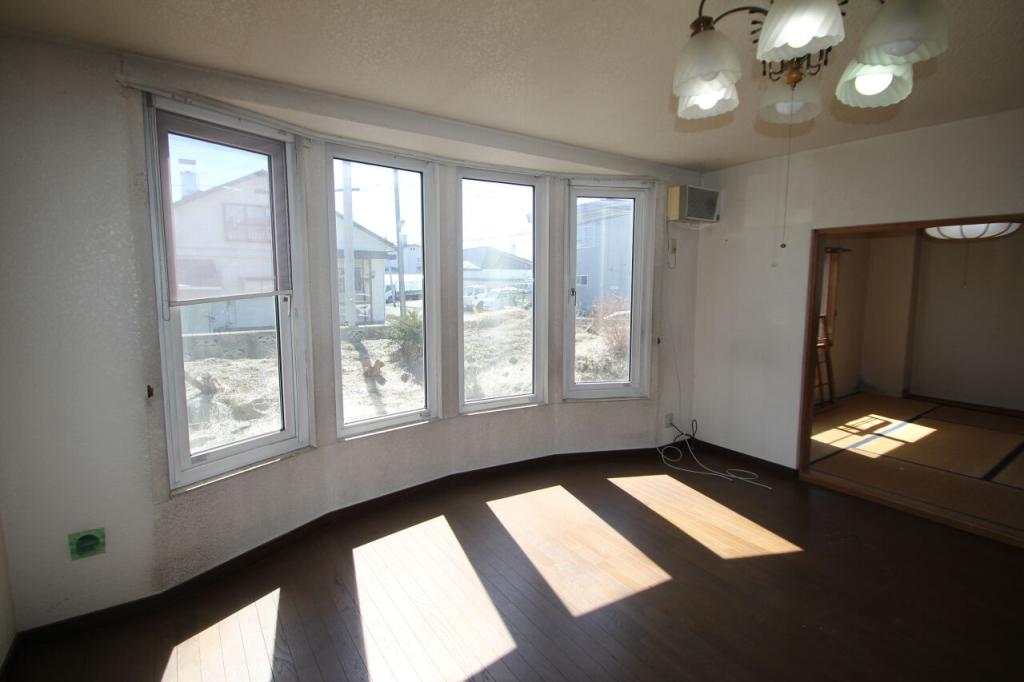 【写真追加】大空町３丁目　中古二世帯住宅 内観