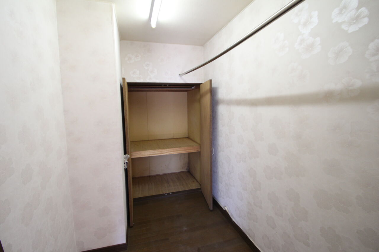 【写真追加】大空町３丁目　中古二世帯住宅 内観