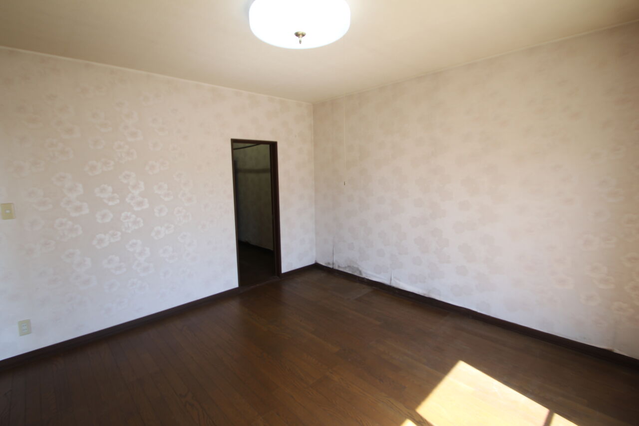 【写真追加】大空町３丁目　中古二世帯住宅 内観