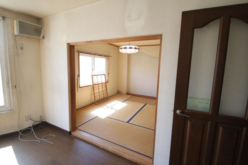 【写真追加】大空町３丁目　中古二世帯住宅 内観