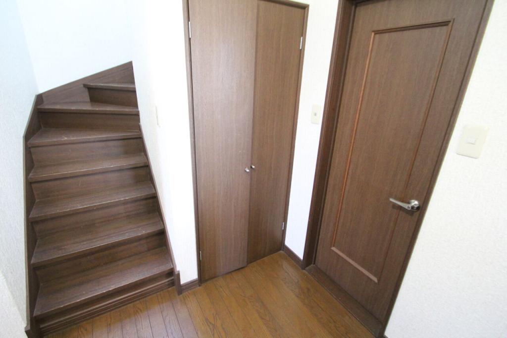 【写真追加】大空町３丁目　中古二世帯住宅 内観