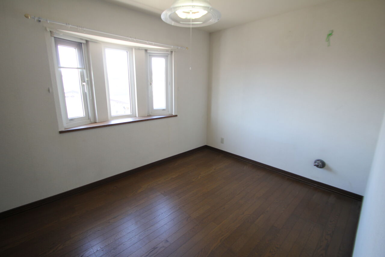 【写真追加】大空町３丁目　中古二世帯住宅 内観