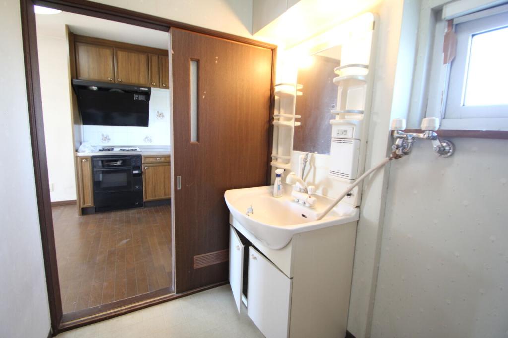 【写真追加】大空町３丁目　中古二世帯住宅 内観