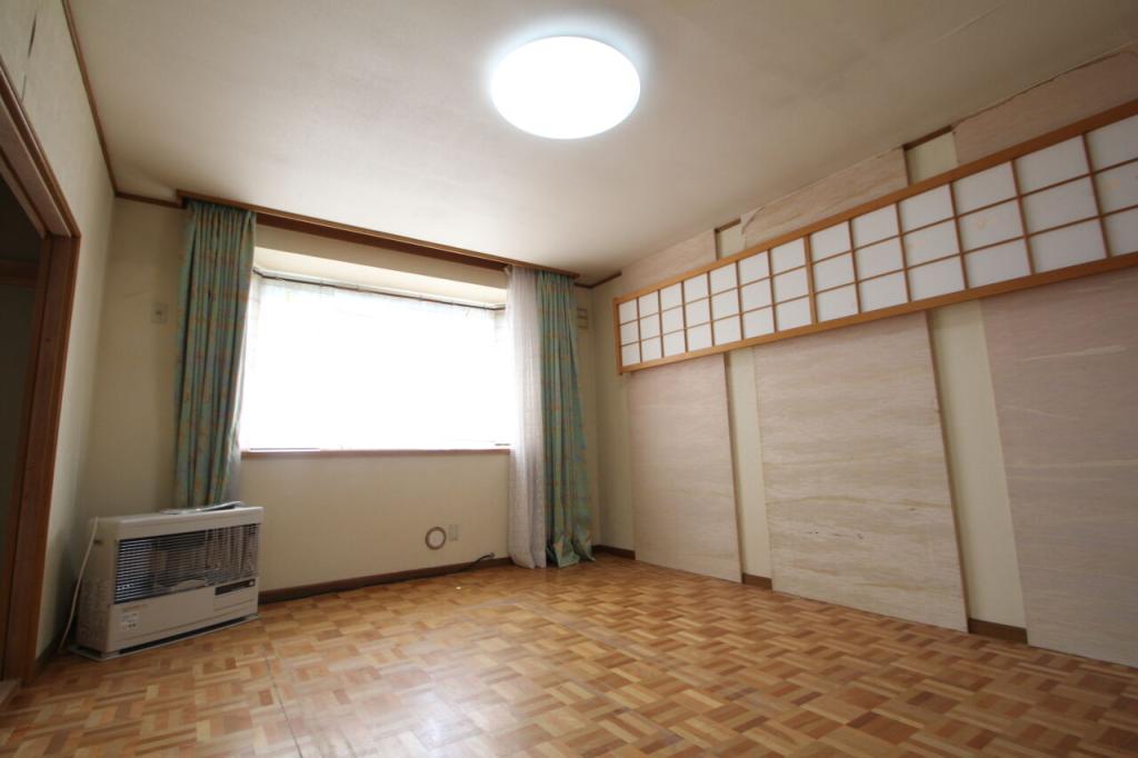 西１８条南４丁目　店舗付き中古戸建 内観