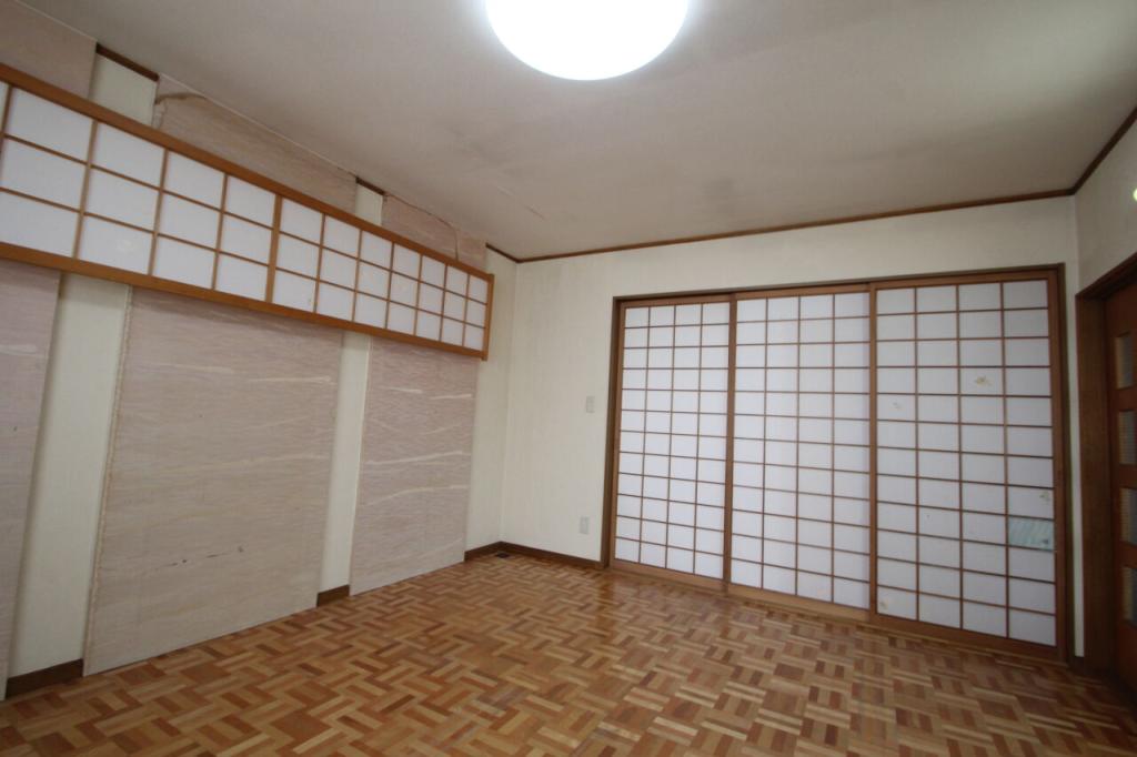 西１８条南４丁目　店舗付き中古戸建 内観