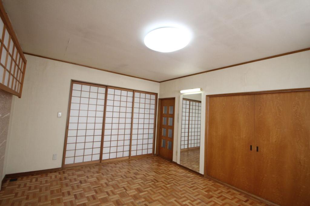 西１８条南４丁目　店舗付き中古戸建 内観