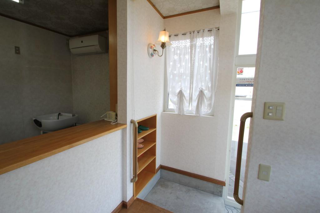 西１８条南４丁目　店舗付き中古戸建 内観