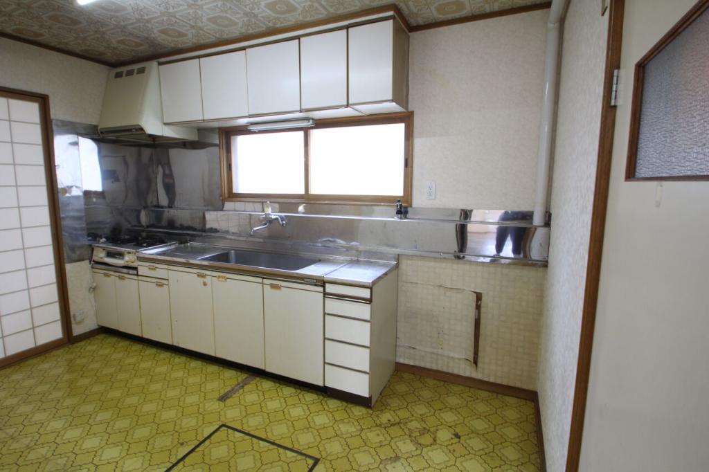 西１８条南４丁目　店舗付き中古戸建 内観