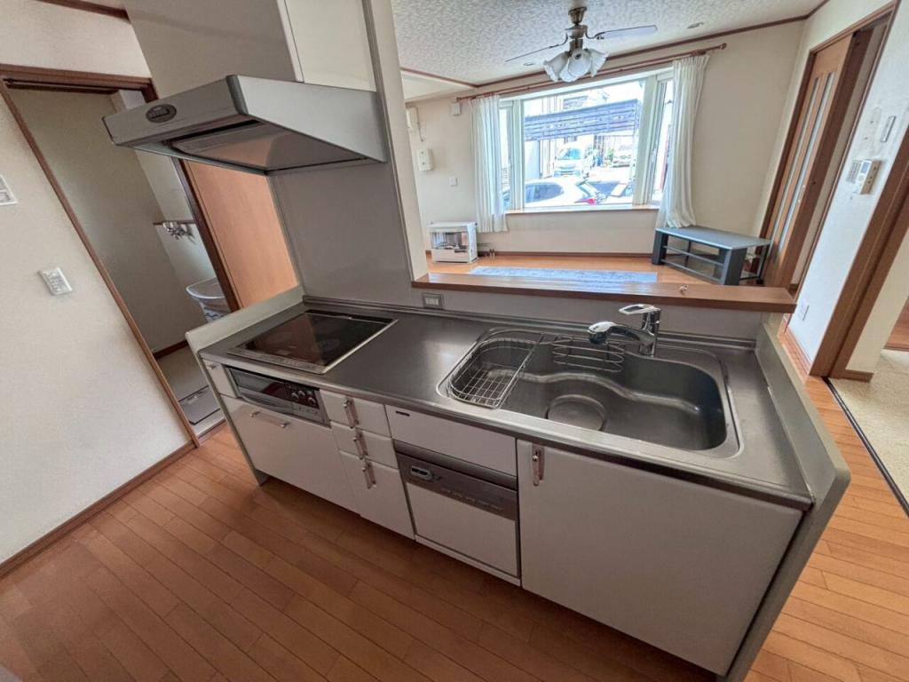 【商談中】西１９条南５丁目　中古戸建 内観