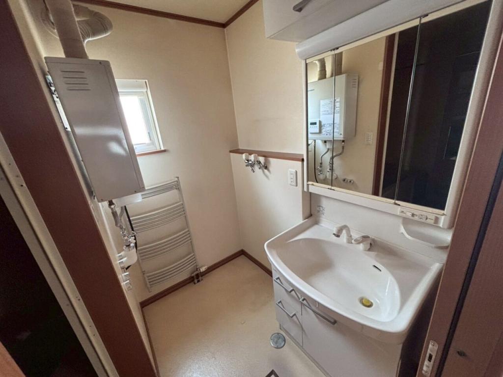 【商談中】西１９条南５丁目　中古戸建 内観