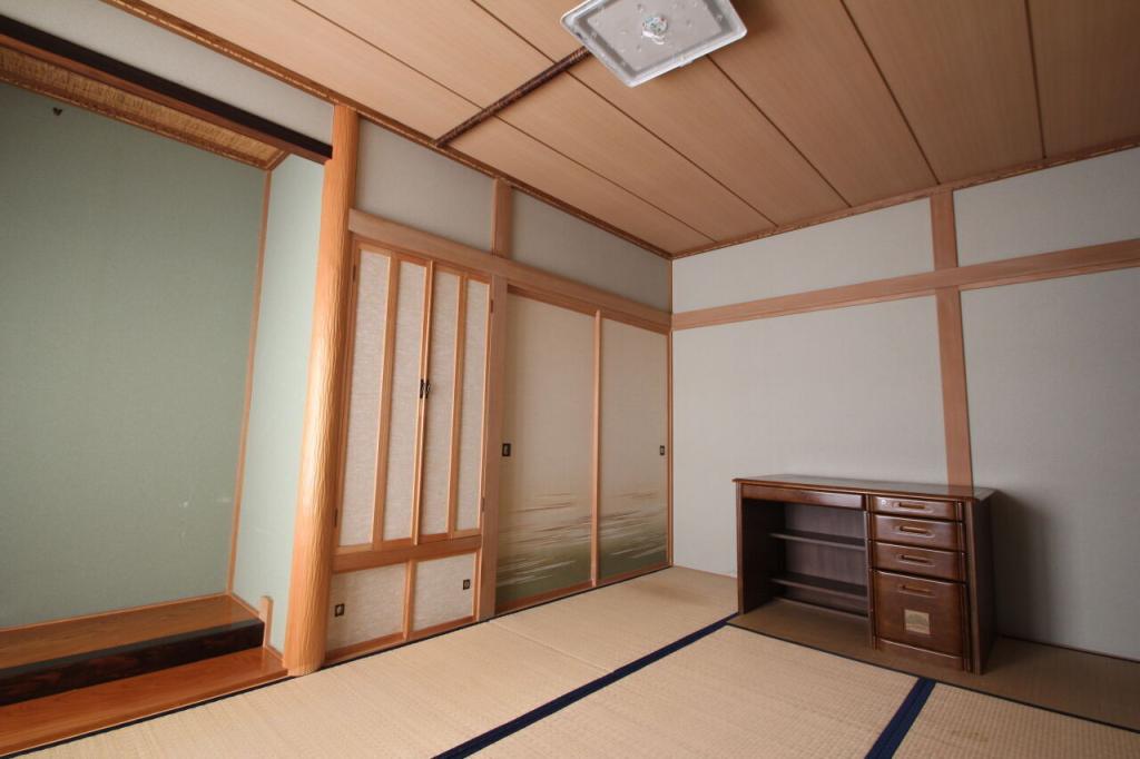 西１０条南３２丁目・３３丁目　中古戸建 内観