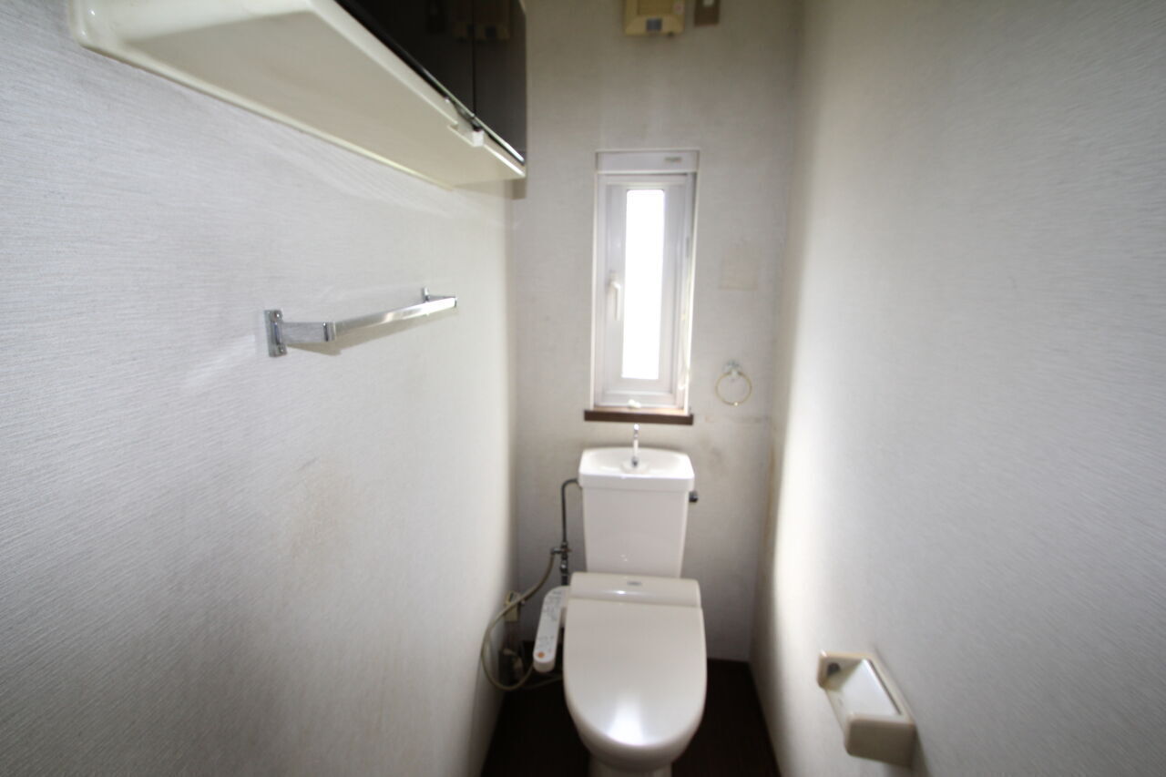 【住宅２棟付き】西２２条南１丁目　中古戸建 内観