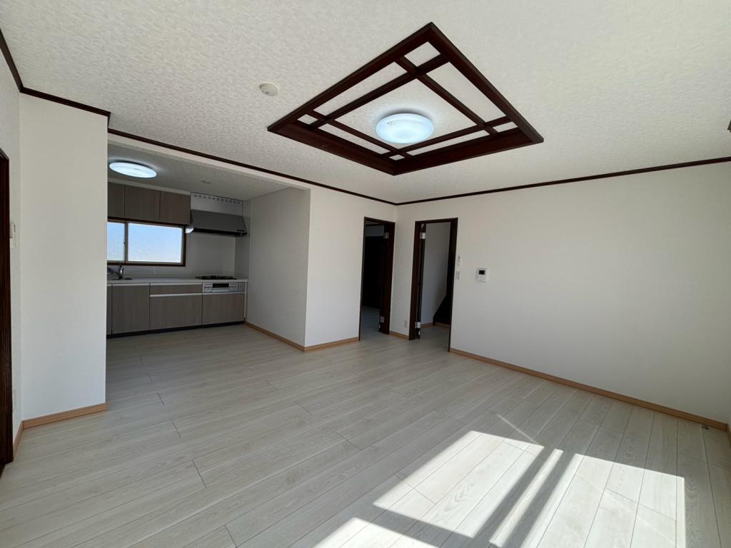 【リフォーム済】南の森西９丁目　中古戸建 内観