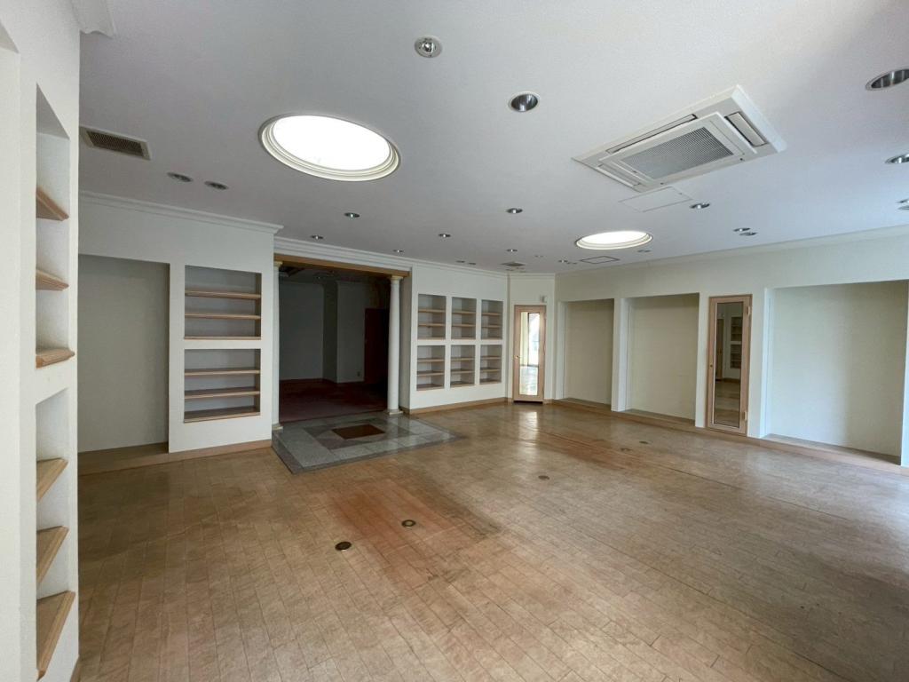 松村貸店舗 内観